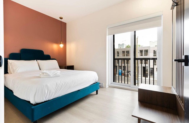 Exclusive Studio& 3Bedroom Combo
