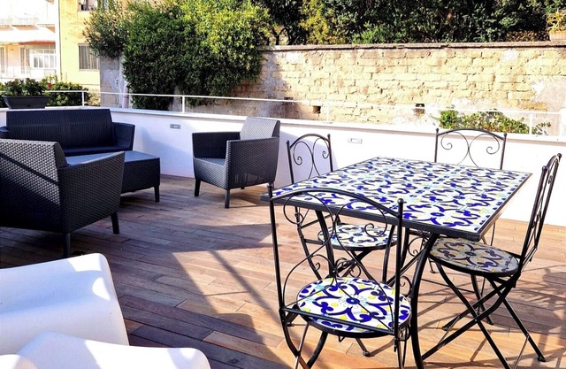 Exclusive terrace near the beach DOMUS NEAPOLIS