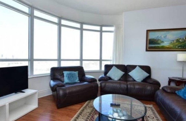 EXECUTIVE 2 BEDROOM 2 BATH CONDO SQUARE ONE