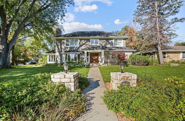 Executive 5-bedroom house in Edina