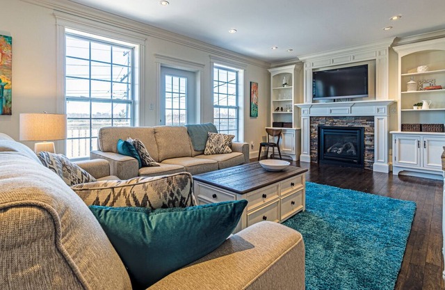 Executive Halifax Home with Water View - Winter Discount!