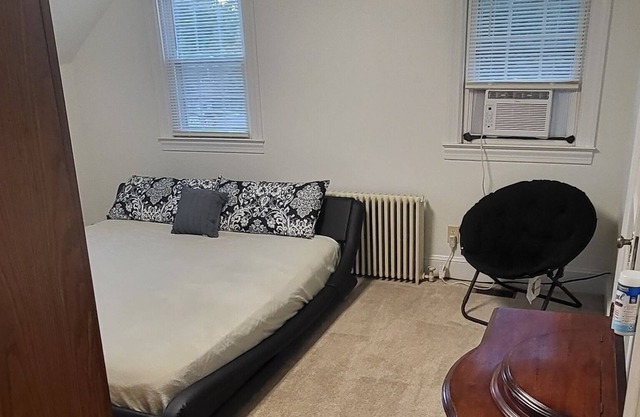 Executive King Suite/ Entire House