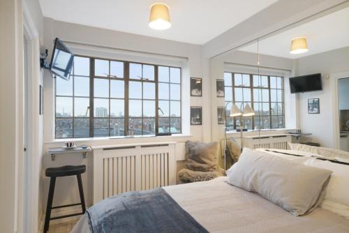 Executive Sloane Apartment 810