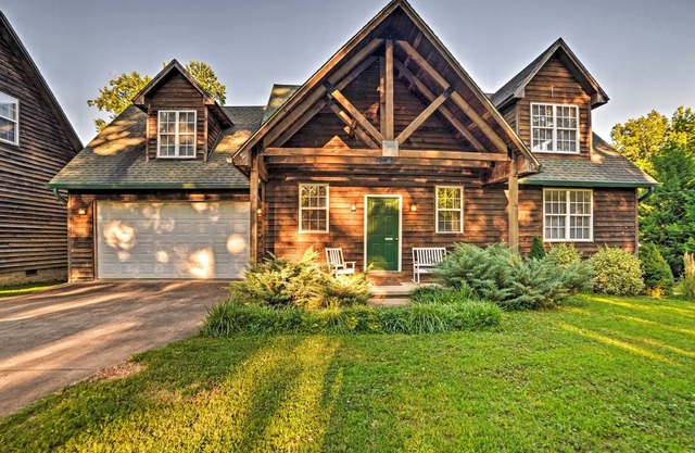 Expansive Cabin with Kentucky Lake Access!