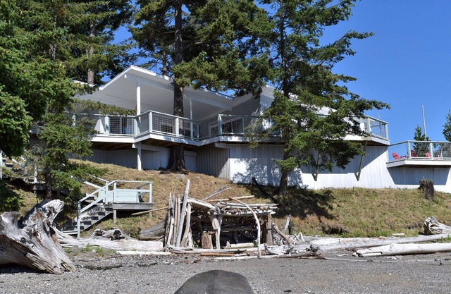 EXPANSIVE WATER VIEWS, COZY FIREPLACE, BIRD WATCHER'S PARADISE