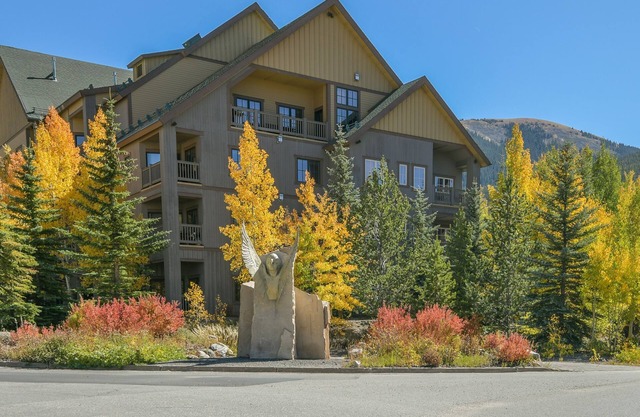 Expedition Station 8607 by SummitCove Vacation Lodging