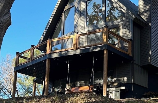 Experience All-Season Bliss on Lauderdale Lakes. New A-Frame with Game Room!