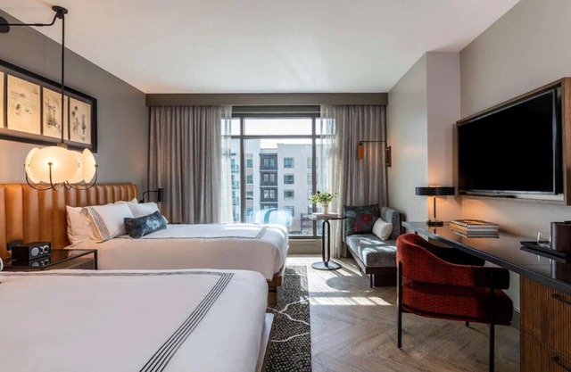 Experience an Ideal Blend of Luxury & Comfort!
