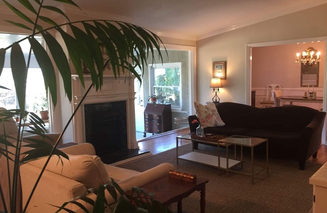 Experience Augusta in 3BR/2Bath Home in Popular Country Club Hills Near National