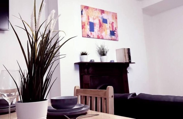 Experience Comfort and Convenience in London - Spacious 3-Bed in Hampstead