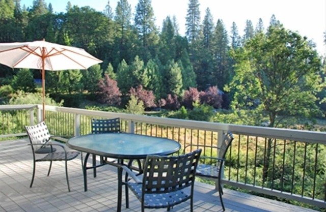 Exquisite Architectural Home in Rural Setting, Walking Distance to town