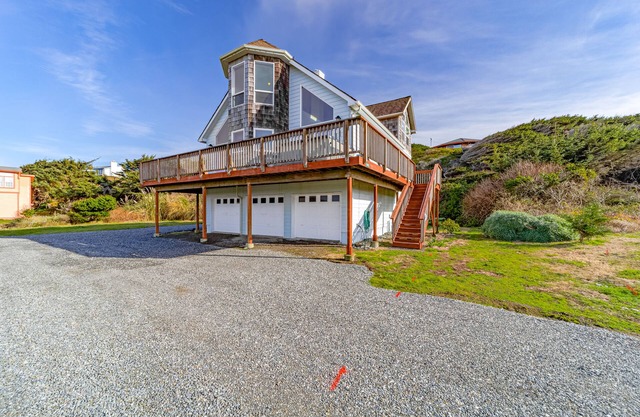 Exquisite home with spectacular views, deck, gas fireplace & game room