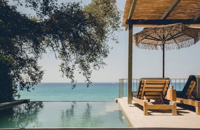 F ZEEN KEFALONIA - Adults Only