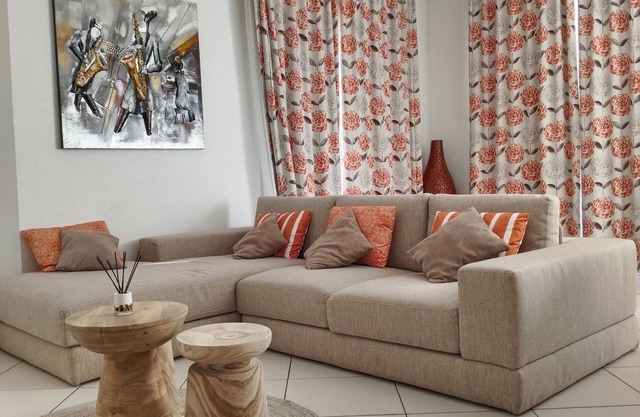 F3 spacious air-conditioned, 70m from Fréjus-Plage beach, parking + WIFI