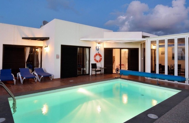 Fab Villa with great views, pool, garden, parking!nClose to Papagayo beaches.