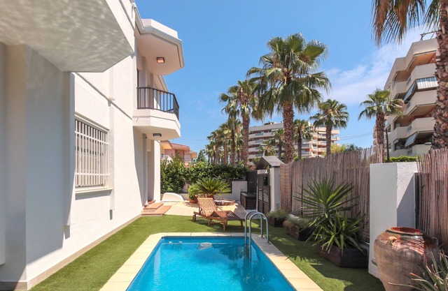 Fabulosa Villa en el Centro de Salou con Piscina Privada