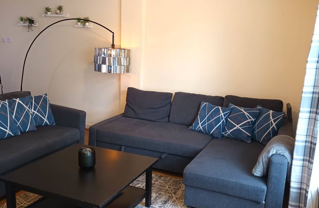 Fabulous, 2 bed apt, 10 mins from City Centre