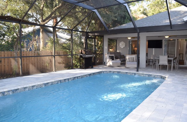 Fabulous 3 Bdr/2 bth, heated Pool near Siesta Key