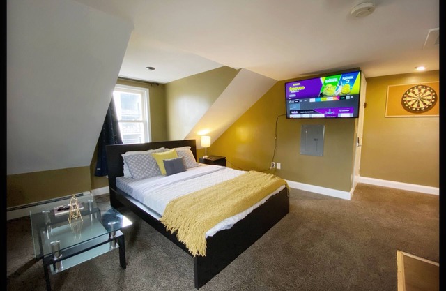 Fabulous studio apartment with roof deck