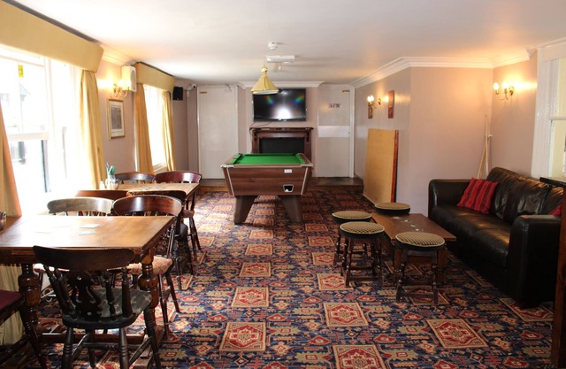 Falcon Hotel