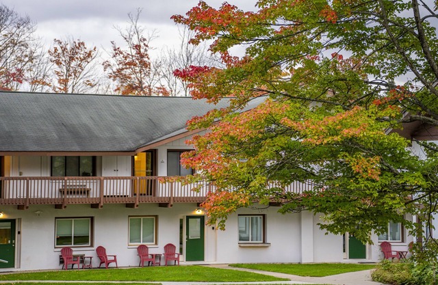Fall Colors. Chair lift rides. 2 bedrooms sleeps 6