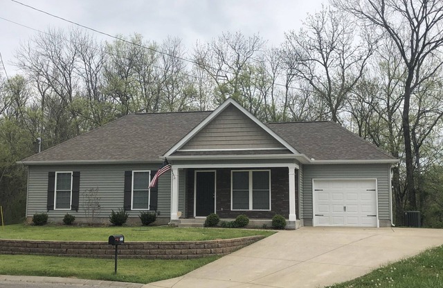 Fall Creek Cottage - Near I-840 and minutes to Superspeedway and Siegel Soccer.