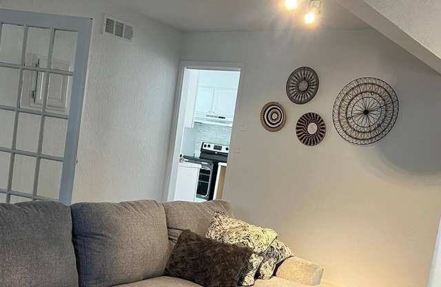 Fall Deal! Spacious Home-Close to Riverwalk!