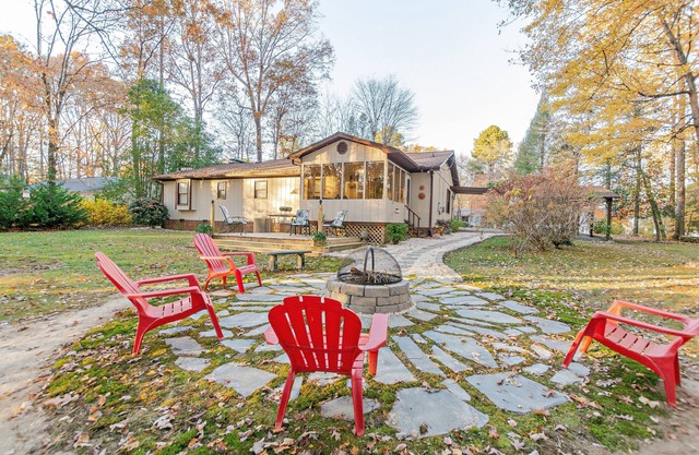 Fall Fling - Adventure Lodge-Gameroom, Fire Ring, NC ZOO