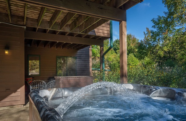 Fall Fun Here: Talisman Getaway w/Hot Tub, Pets OK & Hiking Trails next door!