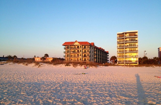 FALL RATE SALE IS ON BOOK 7 AND SAVE 10% DIRECTLY ON ST PETE 5 STAR RATED