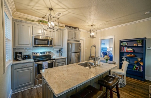 Fall Rates! Lux Lake Cottage, great location, perfect home & property.