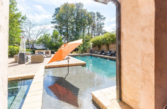 Fall Sale: 15% Off 3+ nights – thru Nov 30!