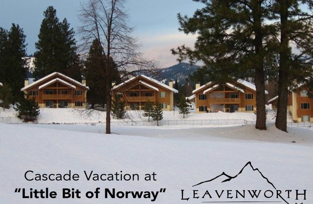 Fall & Winter gorgeous in Leavenworth! Hot Tub. Huge, view condo. Walk to town.