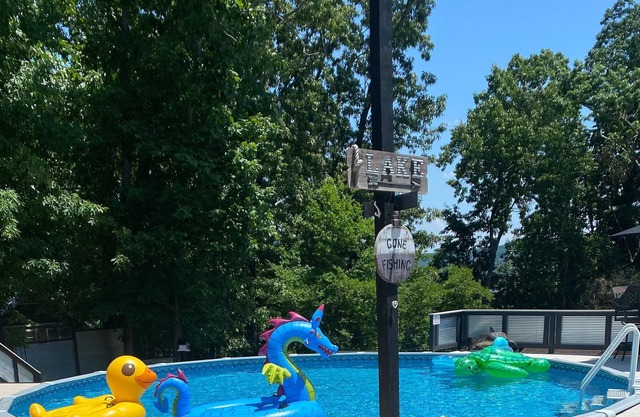 Family and Fisherman 3 bedroom 2 bath paradise in beautiful Guntersville, AL.