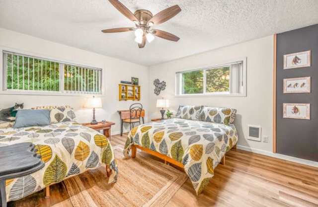 Family and Pets Welcome! 2 BD 2 BA ~ Unique Northwest Vacation Rentals