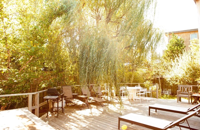 Family Beach House – 1 block from the beach!