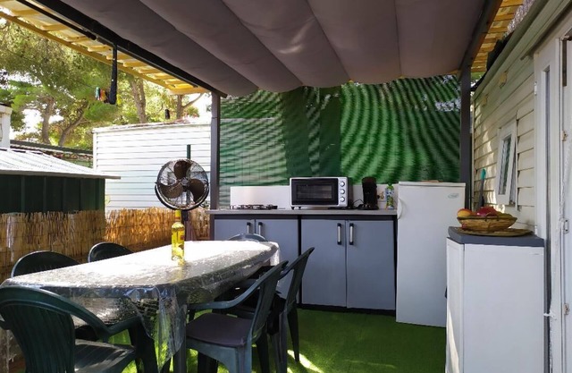 Family campsite Mobile home holiday in the sun