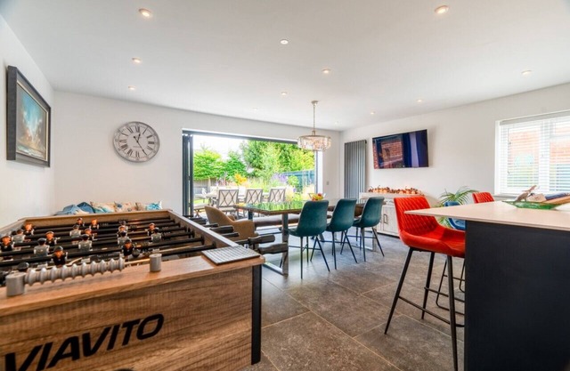 Family Coastal Escape – Garden, Games & 4 Baths
