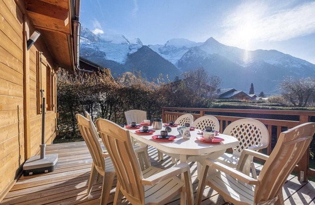Family Cottage With Balcony In Chamonix