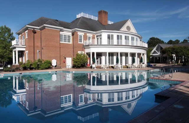 Family Friendly 2 BR, minutes from Colonial Williamsburg/Busch Gardens A unit