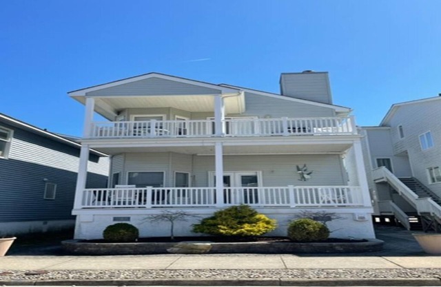 Family friendly 3-bedroom condo steps from the beach