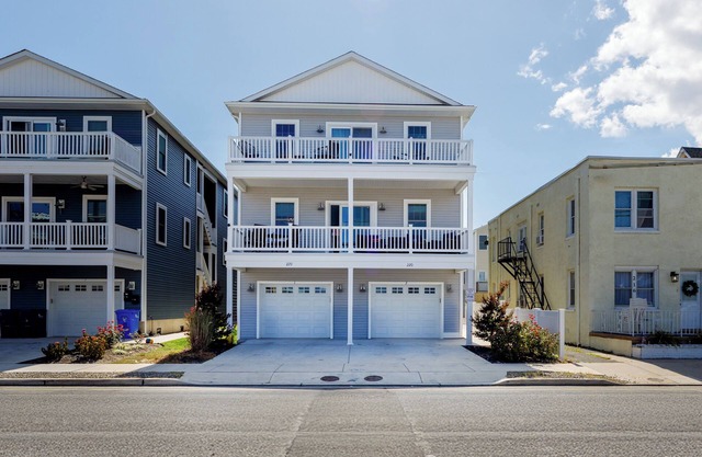 Family Friendly 4-bedroom condo in Wildwood with a FERRIS WHEEL VIEW