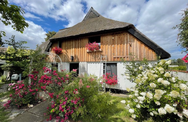Family-friendly attic apartment with garden near Zingst.