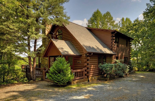 Family Friendly Cabin With Awesome Game Room