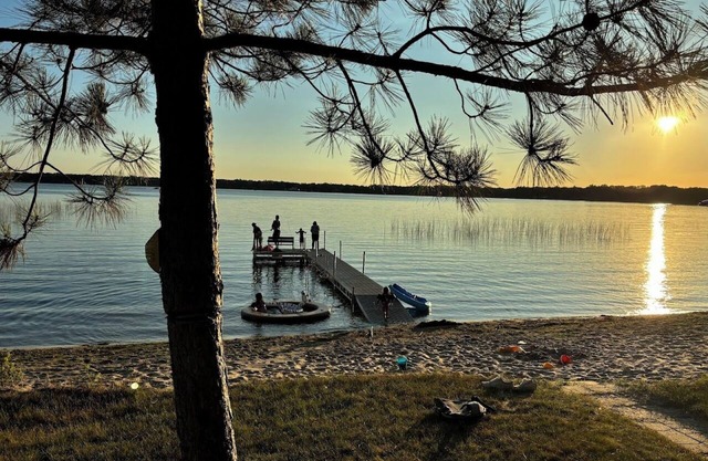 Family-friendly cabin with beautiful sand beach