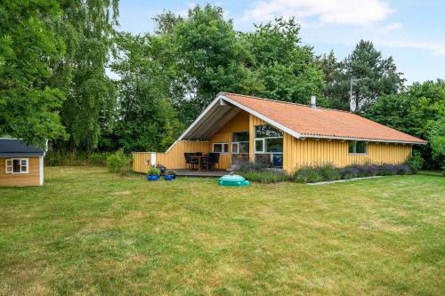 Family-Friendly Cottage Near The Beach