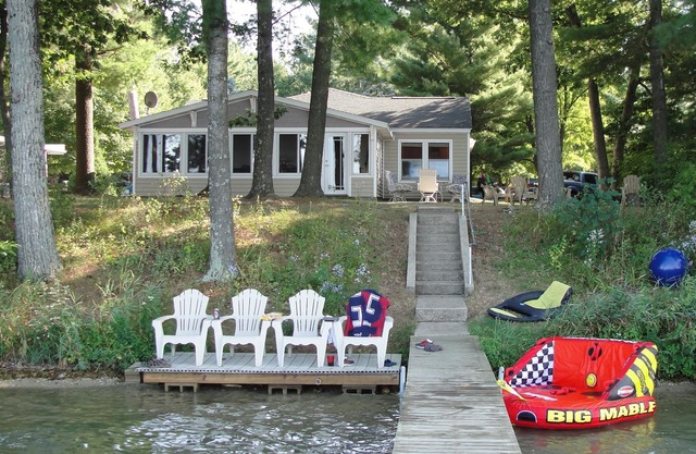 Family-Friendly Cottage on full recreation lake