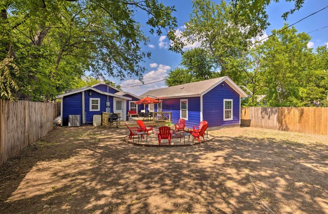 Family-Friendly Fort Worth Home w/Fire Pit!