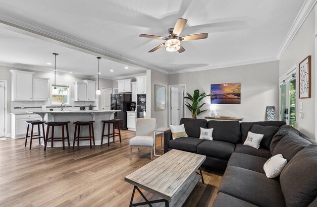 Family-Friendly! Golf Cart, Large Screened Porch, King Beds, Minutes From Beach