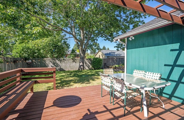 Family friendly home by UPS w/EV charger & AC